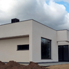 Construer un chalet diseño moderno de 4 dormitories en dos plantas y piscine de 6 x 12m vivienda 220 metros construidos sobre una parcela medio plano de 1200m2.