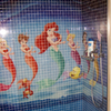Poner azulejos de cristal en pared