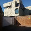 Tirar tabiques interiores, abrir huecos para ventanas etc.