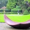 necesitamos solar el jardín, levantar una valla de separación, hacer un porche de madera. . . . Y alguna cosa mas.