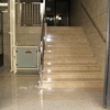 Montar elevador o salvaescaleras en el portal