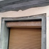 Arreglo de cornisas en fachada balcón y ventanas