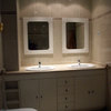 Montar las muebles de 2 baños con espejo y luces