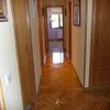Pintar paredes y acuchillar y barnizar un piso de 100m2