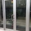 Cerradura puerta de entrada a jardín y arco para enredadera