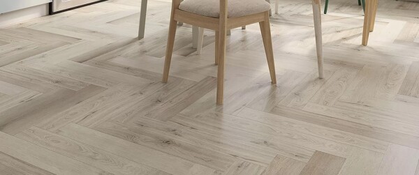 Acuchillado y barnizado de parquet