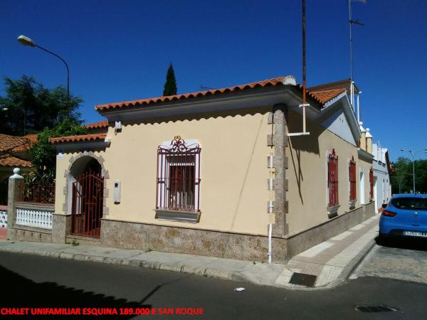 CHALET ESQUINA REFORMA INTEGRA .BADAJOZ.. . 179.000 E