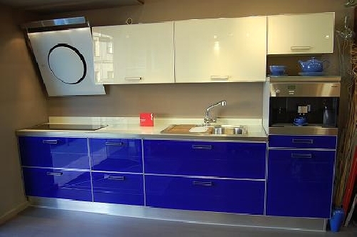 Cocina scavolini en azul y crema
