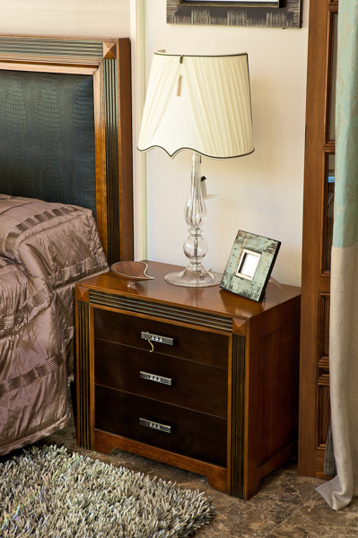 Detalle mesilla - Dormitorio Blanche Heritage con un 40% de descuento.