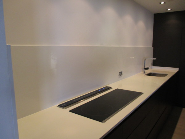 Encimera de cocina en cuarzo blanco