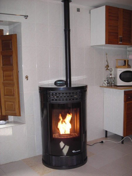 Estufa de pellet modelo Atenas de 14 kw.