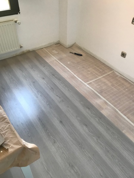 Instalación de suelo laminado.