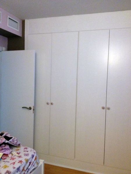 Lacado de puertas.
