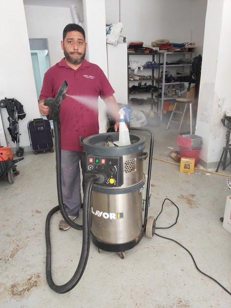 Limpieza desinfección con maquina industrial generadora de vapor
