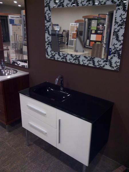 MUEBLE DE BAÑO CON ENCIMERA CRISTAL NEGRO