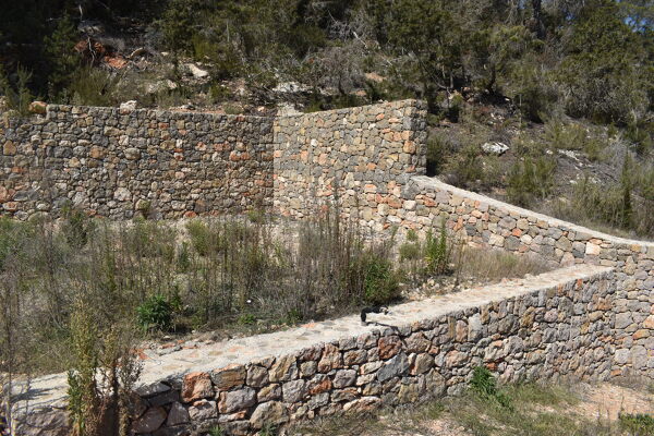 Muro de piedra rustica