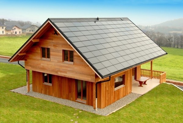 placas solares sobre cubierta casa
