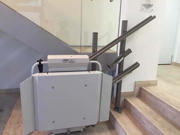 PLATAFORMA DIAGONAL SALVAESCALERAS