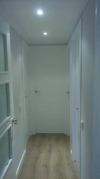 PUERTAS LACADAS BLANCAS 4  RANURAZ