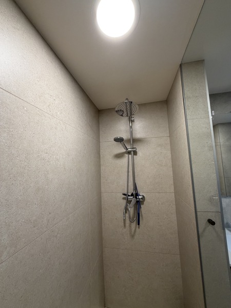 Reforma baño minimalista