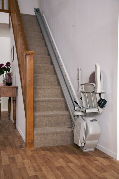 SILLA SALVAESCALERAS PLEGADA 2