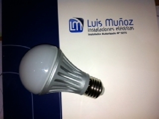 BOMBILLA LED 6,8W