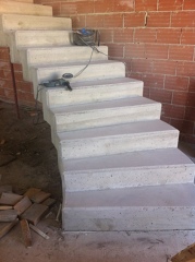 Escalera de hormigón vista