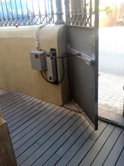 Motor con brazo articulado reversible 
