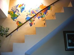 Mural artístico de mapamundi