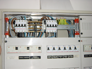 PROYECTO ELÉCTRICO POR 300 €