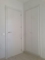 Puerta lacada en blanco