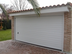 Puerta seccional automática desde 980 Euros