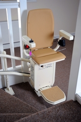 Silla salvaescaleras curva