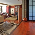 Chalet en Madrid, Contraste entre Oriente y occidente