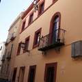 Fachada y patiosde Pension Redes