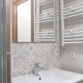 Instalación de toallero en baño