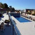 Terraza y piscina