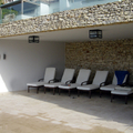 Zona de recreo junto a piscina