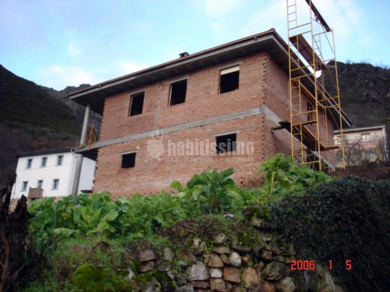 Construcción de casa de pueblo