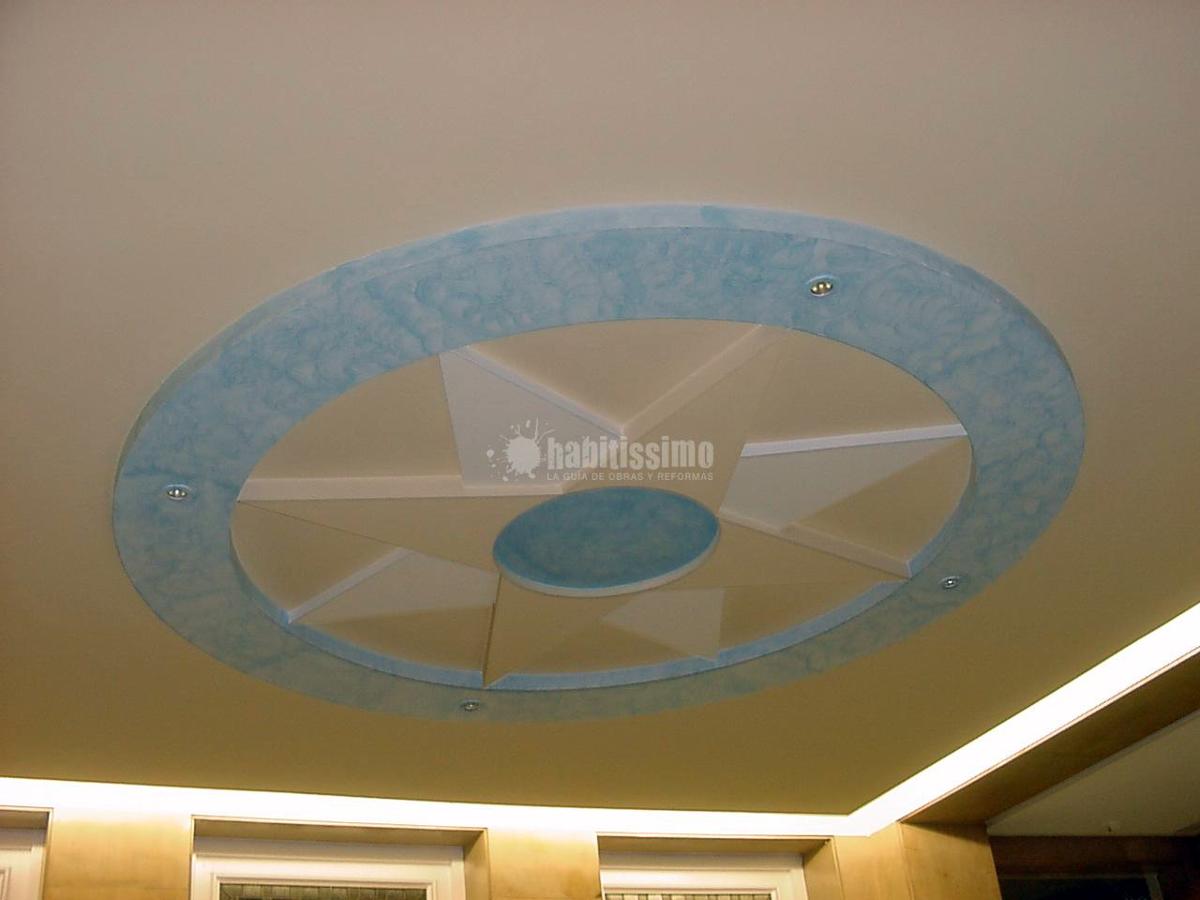 Pintado de vestibulo y escaleras de la Delegación del Gobierno en Cantabria