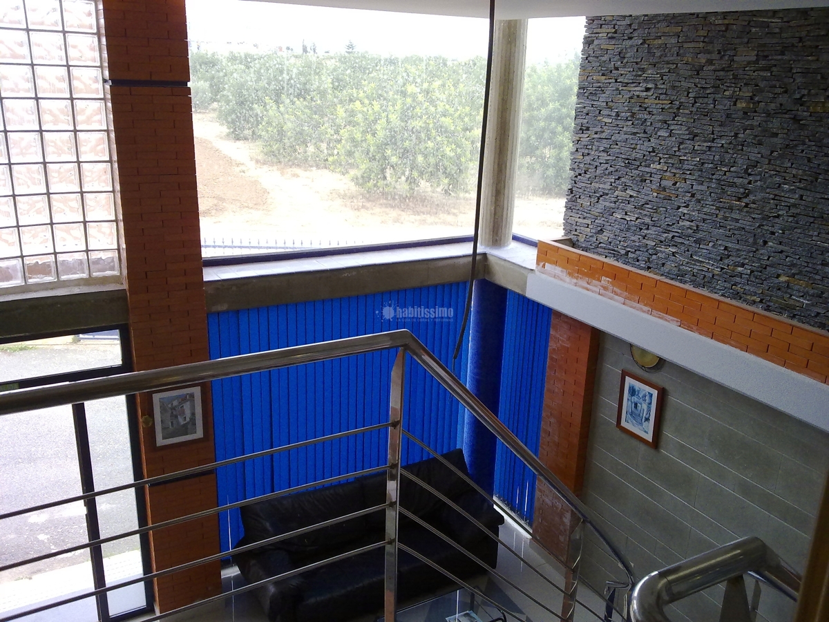 Nave industrial y oficinas