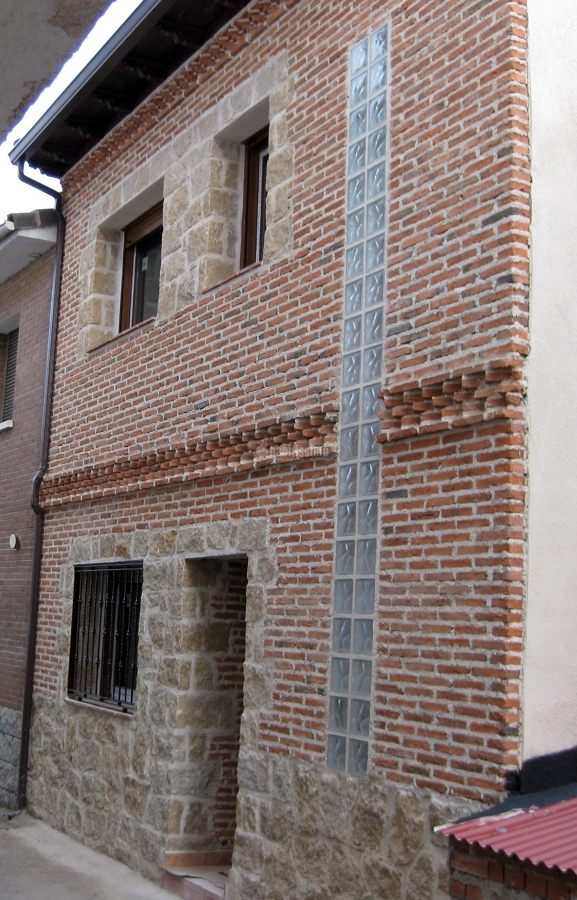 Vivienda Entre Medianeras En Ávila