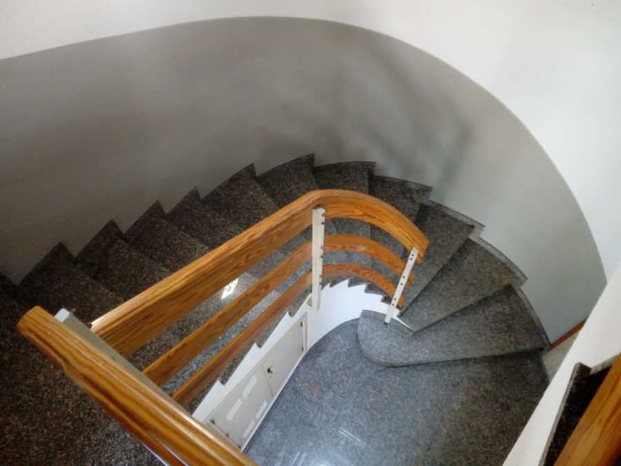 Acabado curvo hall entradaq