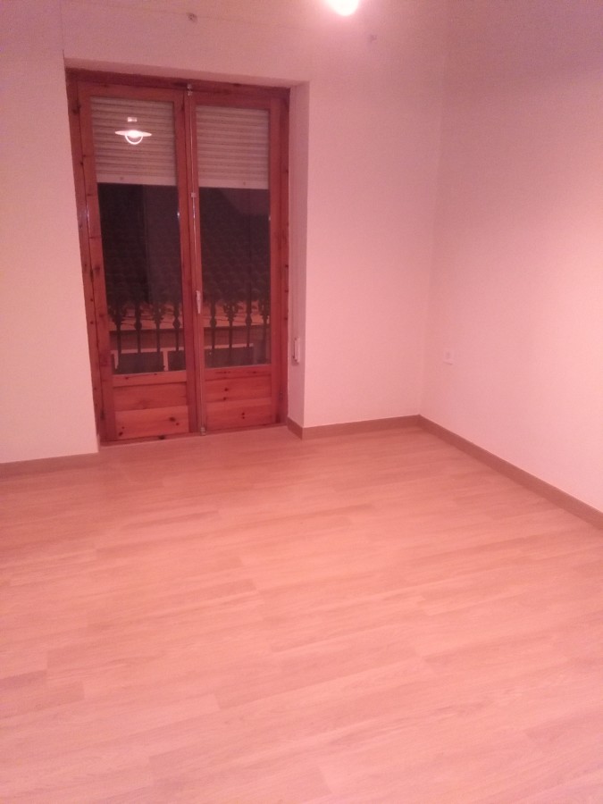 Acabados, pintura y tarima flotante