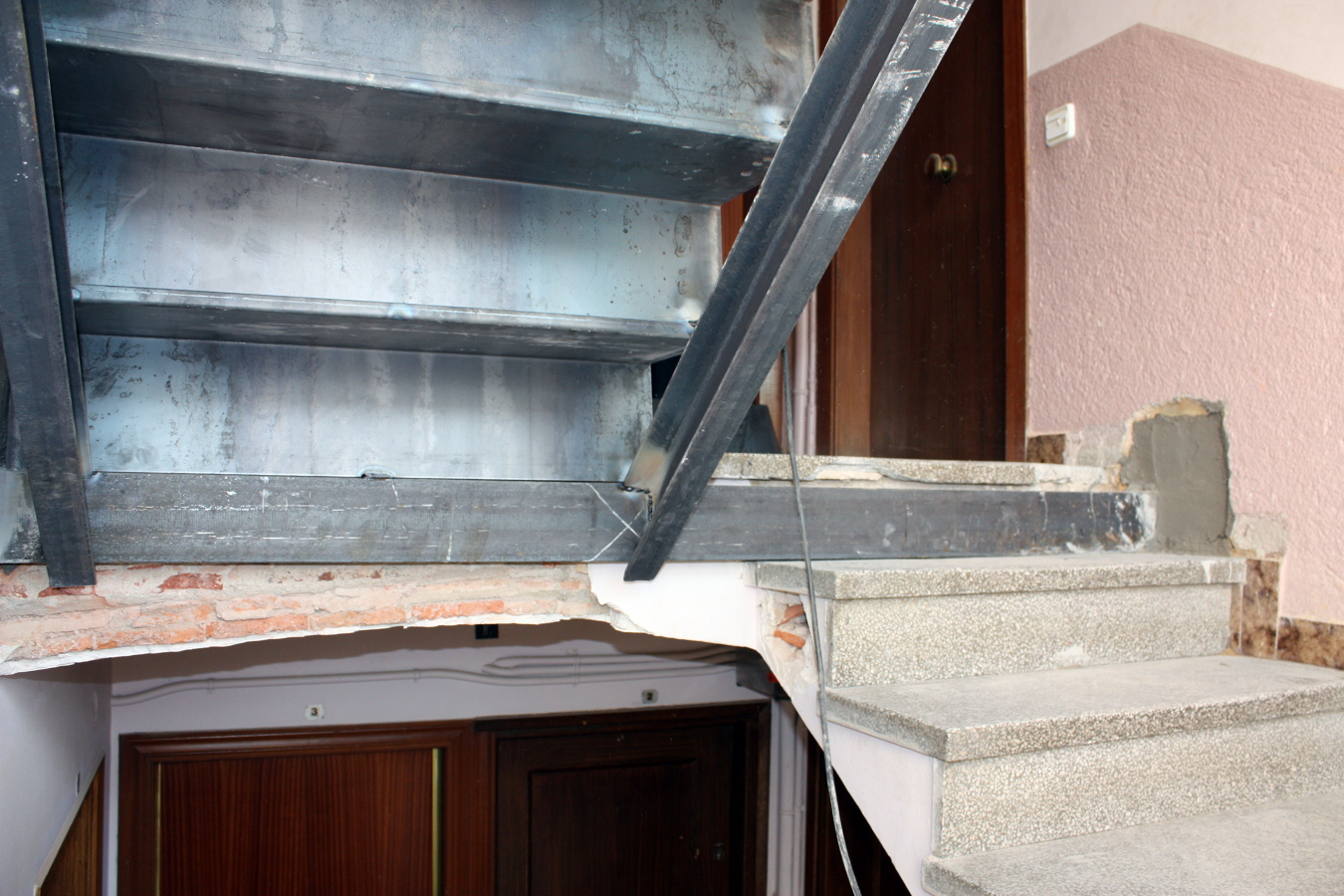 Accesos interiores