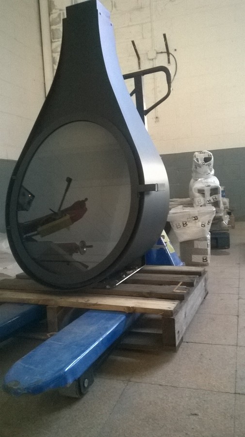 Montaje de Mural de Piedra Natural y Chimenea Metalica Drop | Ideas