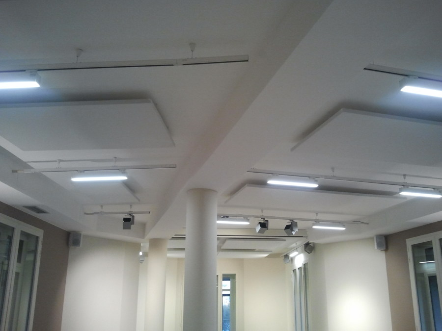 Bafles de absorción acústica en techos