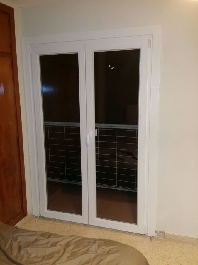BALCONERA DE 2 HOJAS DE PVC
