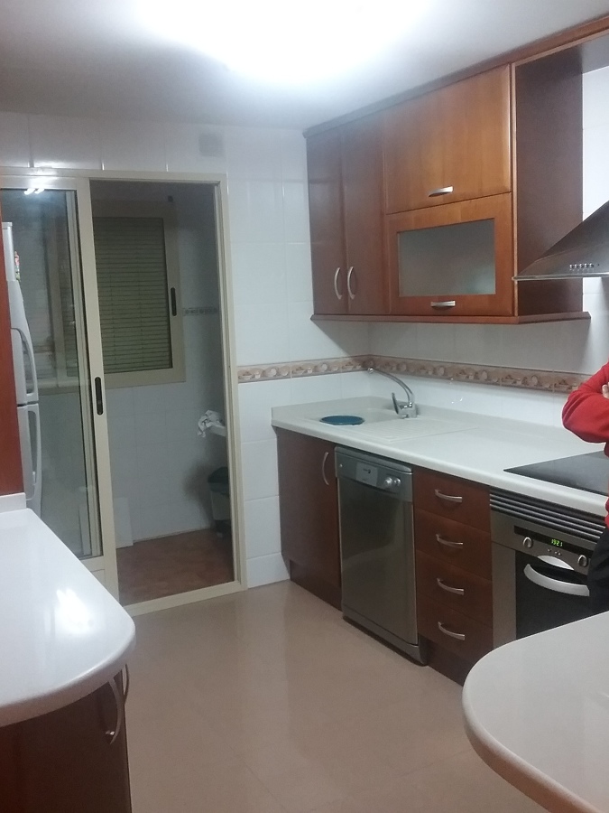 Bancada en Silestone Blanco Norte con redondos para facilitar el transito