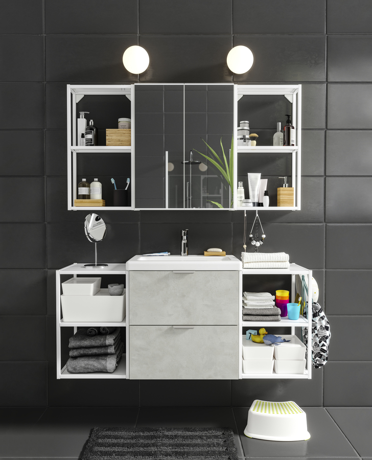 Baño con frente imitación cemento IKEA 21.